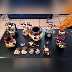 Tazmanian Devil Collectible Set